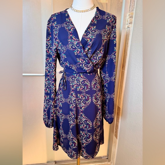 LUSH Navy Blue Paisley Long Sleeve Midi Wrap Dress - Picture 6 of 16